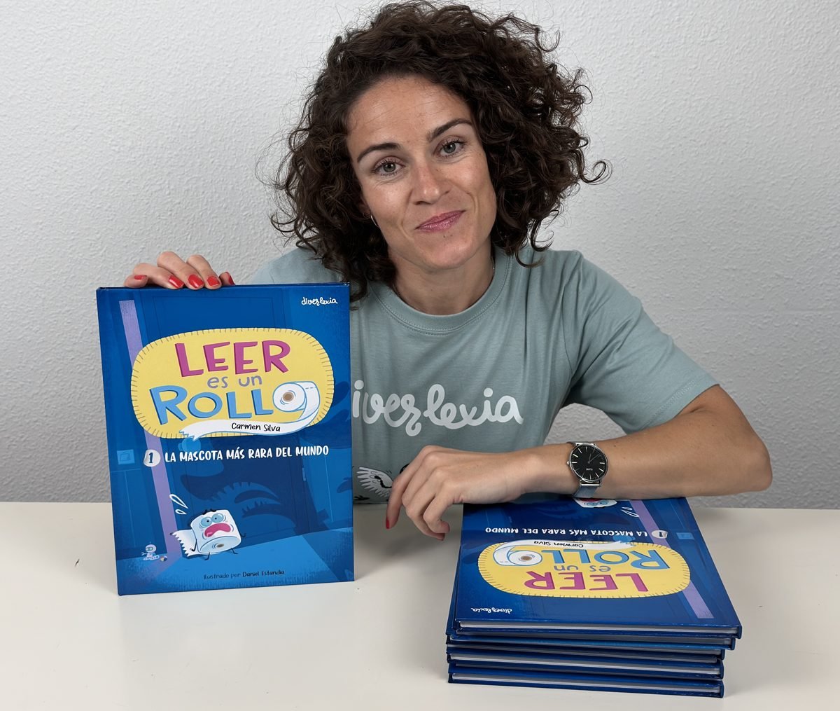 Carmen Silva con los cuentos de Leer es un rollo